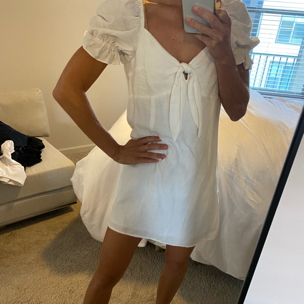White dress puff sleeve mini
